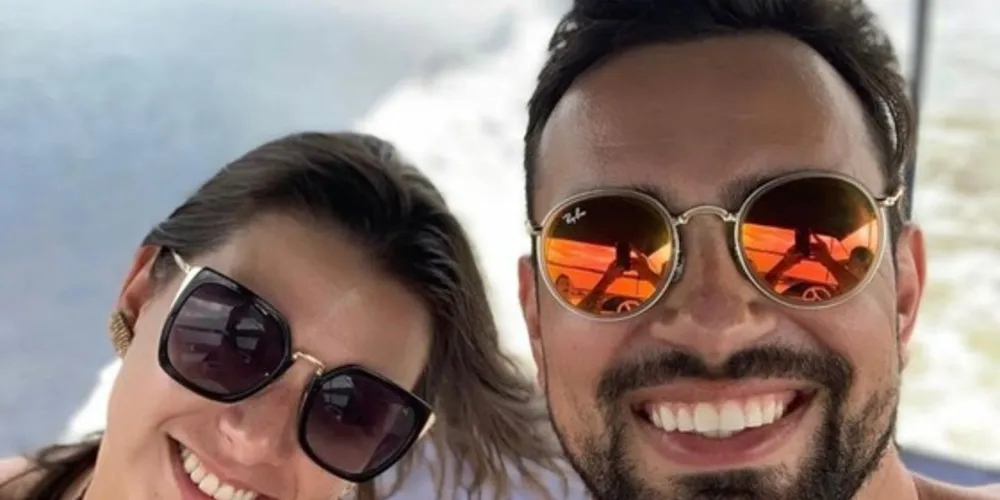 NOVO CICLO - Maria Luiza Weber foi muito cumprimentada pela passagem de seu aniversário na última terça-feira (11). No registro, Maria Luiza e seu marido Vinicius Albuquerque. Da coluna RC os votos de alegrias e sucesso.