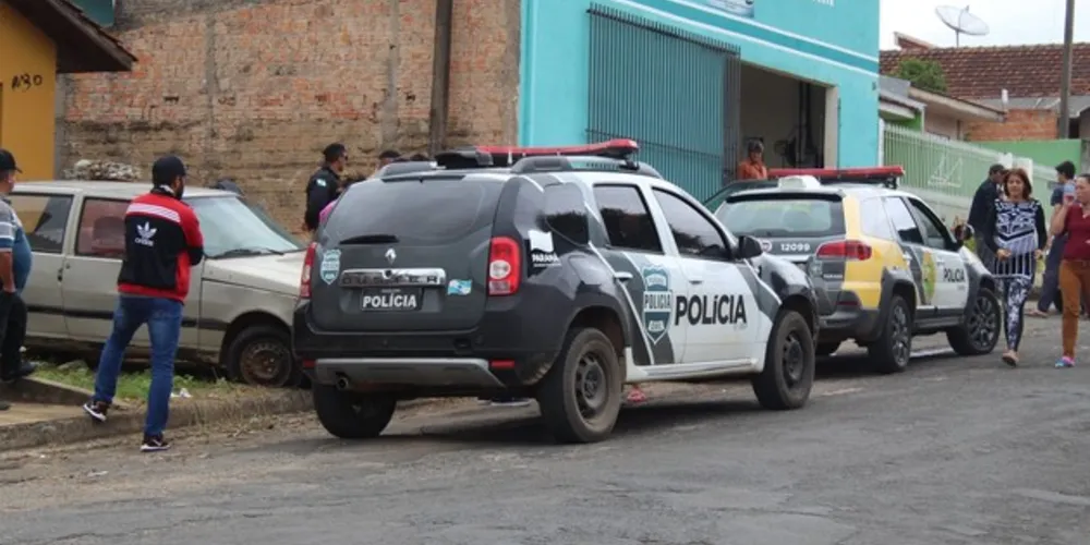 Corpo foi encontrado no começo da tarde no Jardim Arapongas e caso segue sob investigação