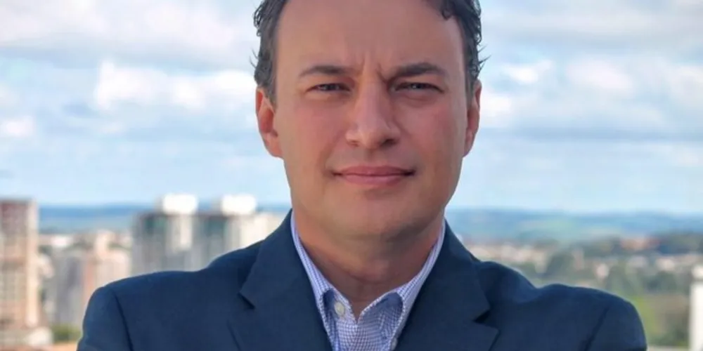 BRINDE A VIDA - O conceituado advogado Paulo Reusing Junior receberá as felicitações pela passagem de seu aniversário, nesta quinta-feira (13). Da coluna RC os votos de alegrias e prosperidade.