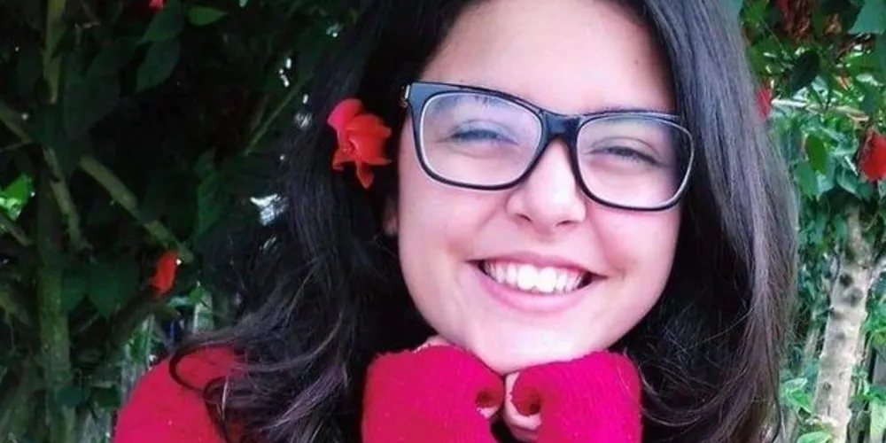 Para que Sofia não perca totalmente a audição, é necessário adquirir um aparelho que custa R$ 11,8 mil. Saiba como ajudar.