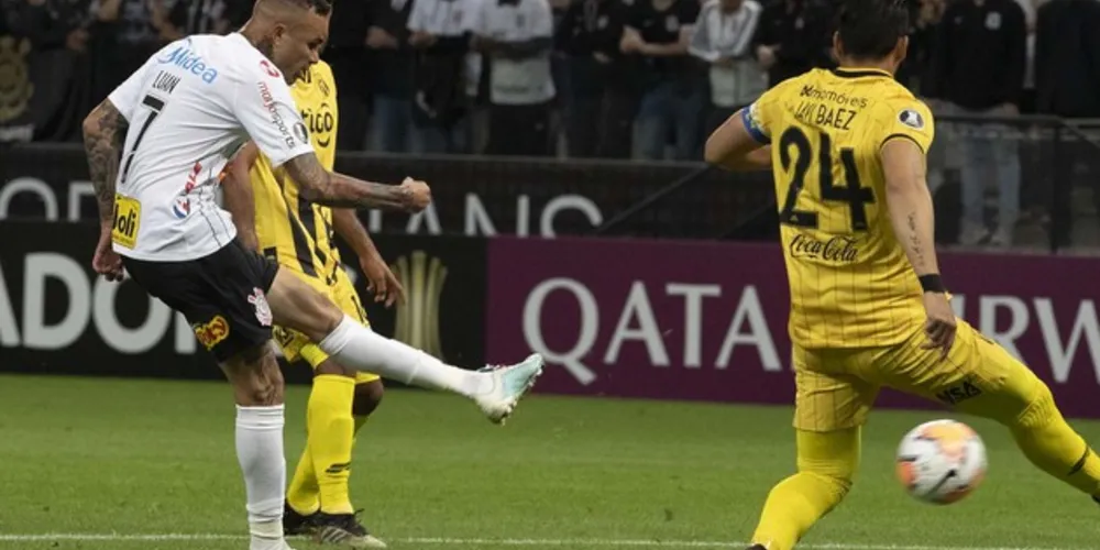 Luan abriu o placar para o Corinthians, mas gol do Guaraní eliminou a equipe paulista