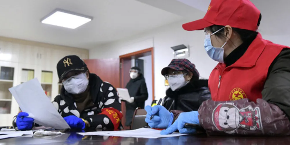 A Comissão Provincial de Saúde informou que o aumento do total de casos é devido a uma nova definição mais ampla de infecção