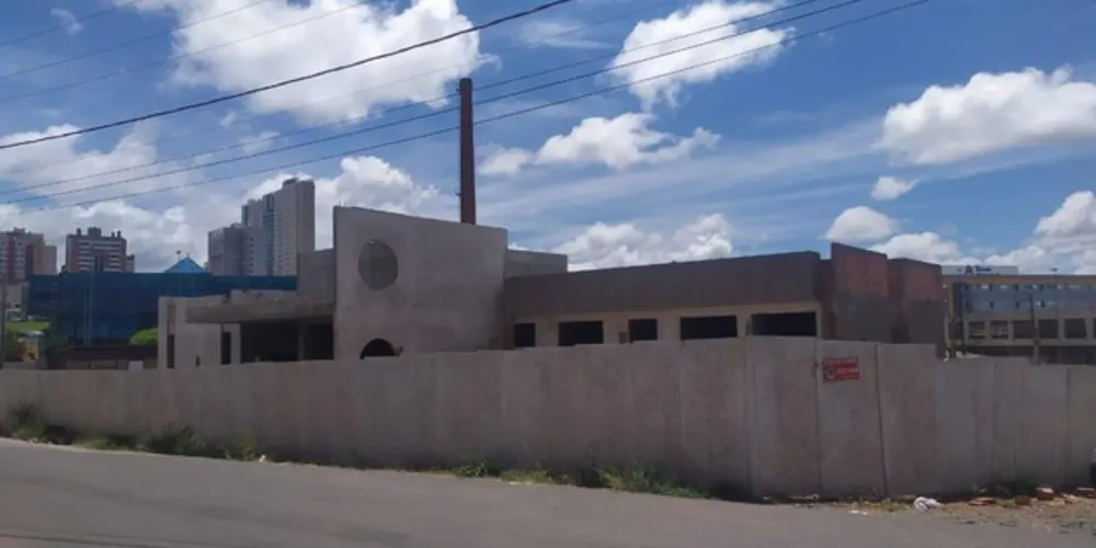 A documentação está em processo de análise e aguarda parecer final do departamento de obras.