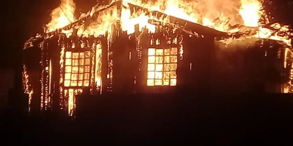 As causas do incêndio não foram divulgadas pelas autoridades responsáveis