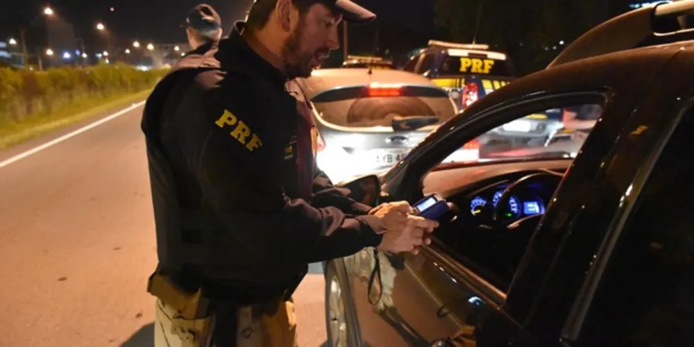 Embriaguez ao volante está entre as seis principais causas de mortes em rodovias federais; fiscalização simultânea ocorreu na madrugada de sábado para domingo, em todo país