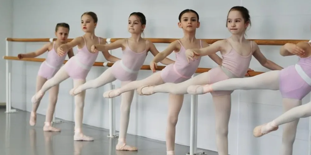 Para as bolsas, podem se candidatar crianças de 6 a 10 anos de idade.