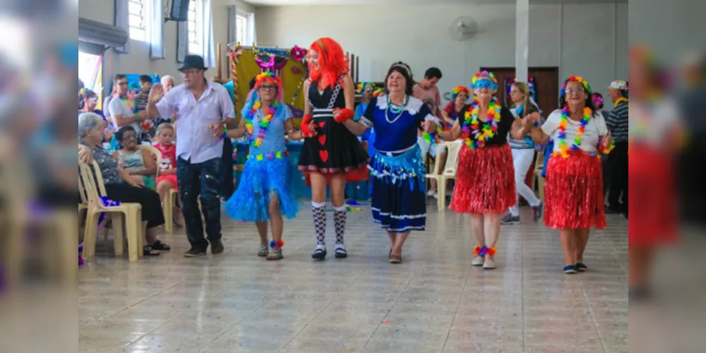 A tarde contou com muitas atividades, dentre elas, a tradicional premiação para a melhor fantasia