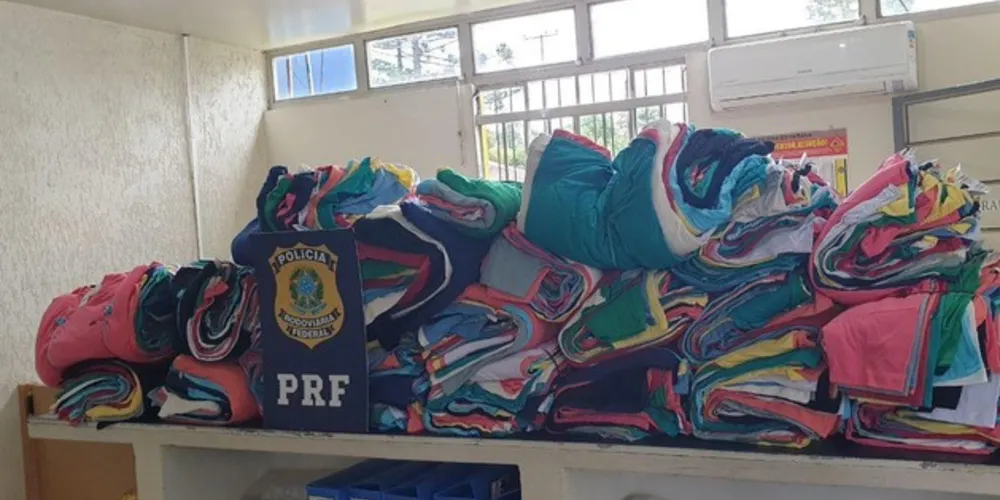 Com estampas falsas de marcas mundialmente conhecidas, camisetas foram produzidas em Apucarana (PR) e seriam entregues em Porto União (SC).