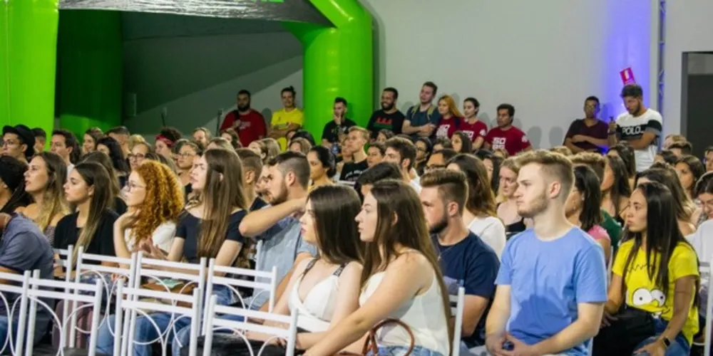 Há 20 anos, as Faculdades Cescage formam profissionais com seriedade e compromisso