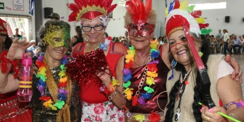 Teve apresentação, concurso da melhor fantasia e bloco de carnaval