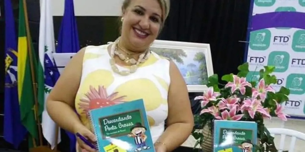 Imagem ilustrativa da imagem Professora lança livro didático sobre aspectos de PG