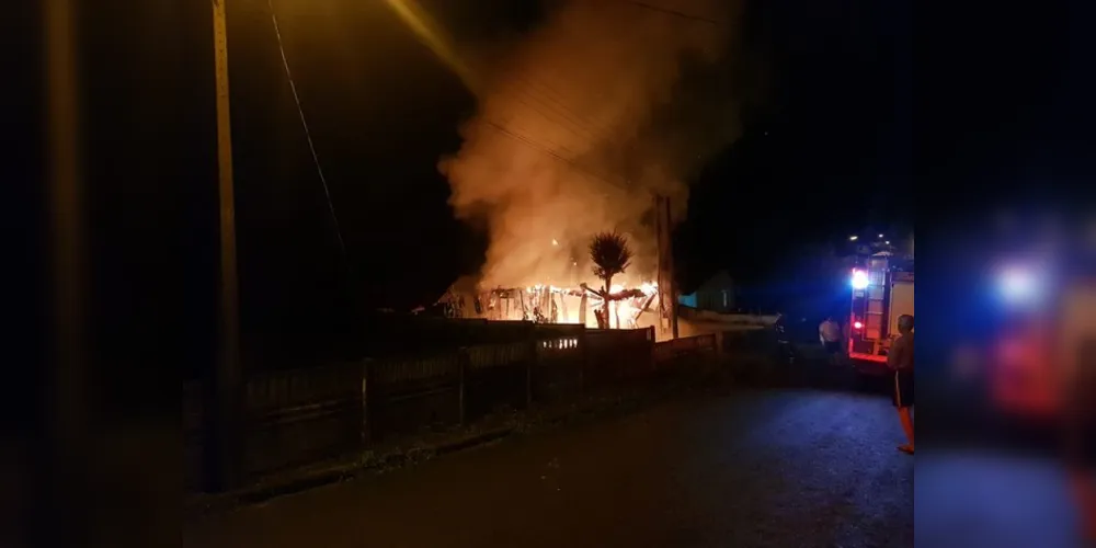 Corpo foi encontrado em meio aos destroços da residência