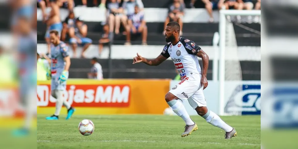 A partida acontece no Estádio Anilado, às 16h