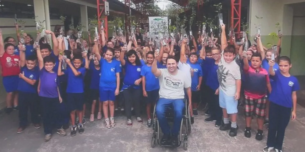 Imagem ilustrativa da imagem Felipe Passos garante 50 mil novas árvores para PG