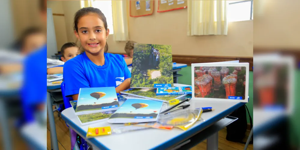 Cachoeira da Mariquinha, Vila Velha e revoada de balões estampam as capas dos cadernos escolares entregues para os alunos do Município.