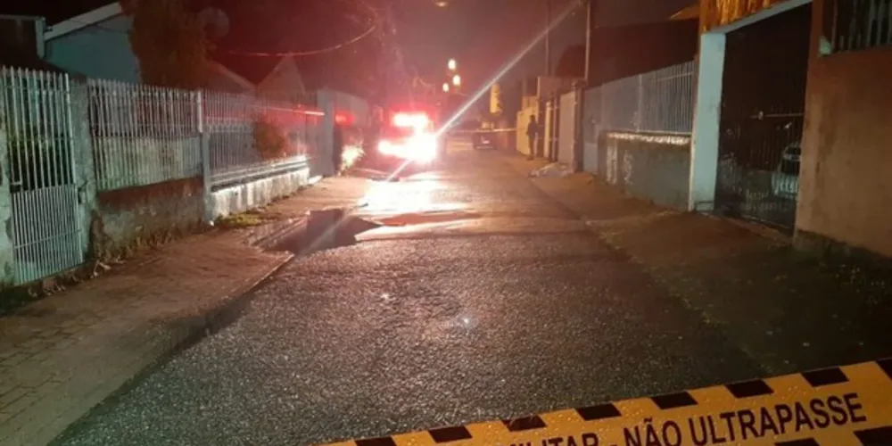 A namorada também foi baleada e encaminhada ao hospital com ferimentos moderados