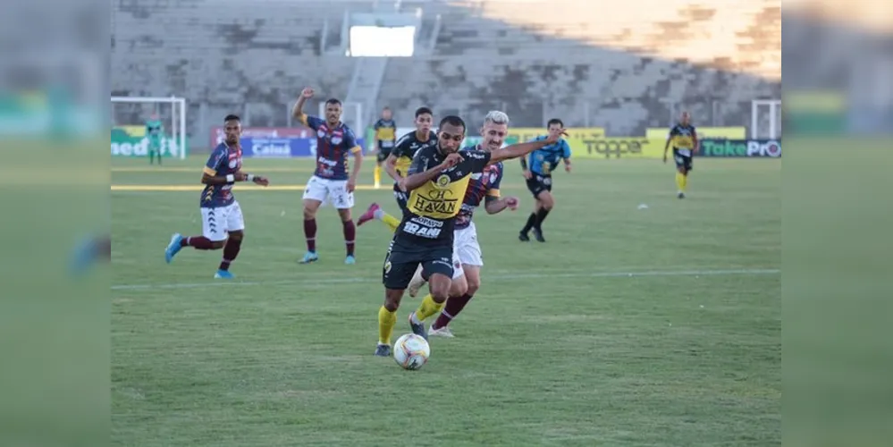Serpente perde a chance de retomar a liderança do Paranaense