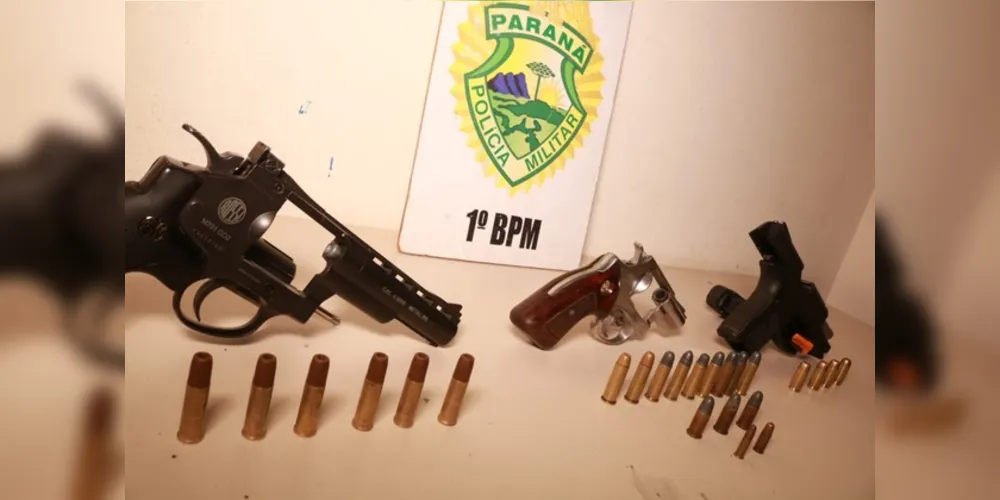 Grupo foi levado à delegacia e Polícia Civil investiga envolvimento de cada um no crime
