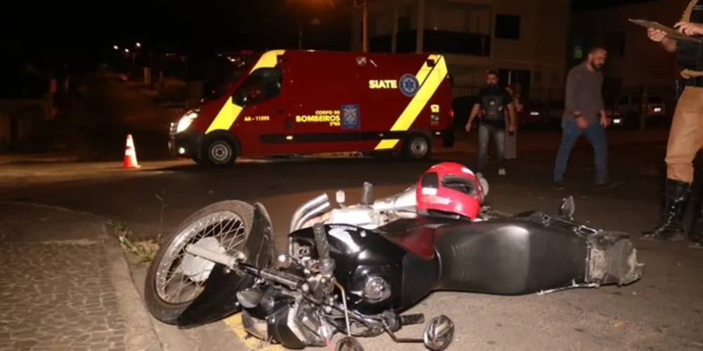 Acidente aconteceu na Vila São José na noite deste sábado