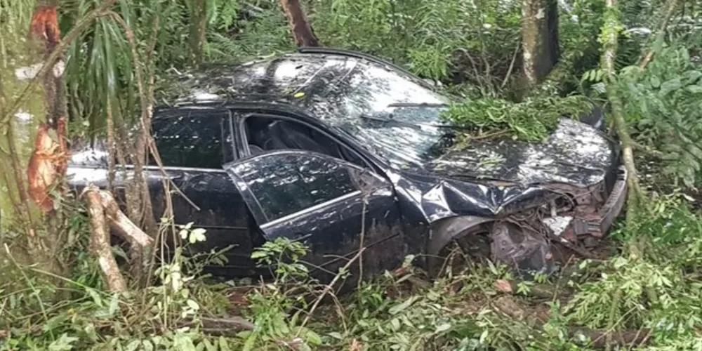 Droga estava dentro de carro dirigido por adolescente que se envolveu em acidente