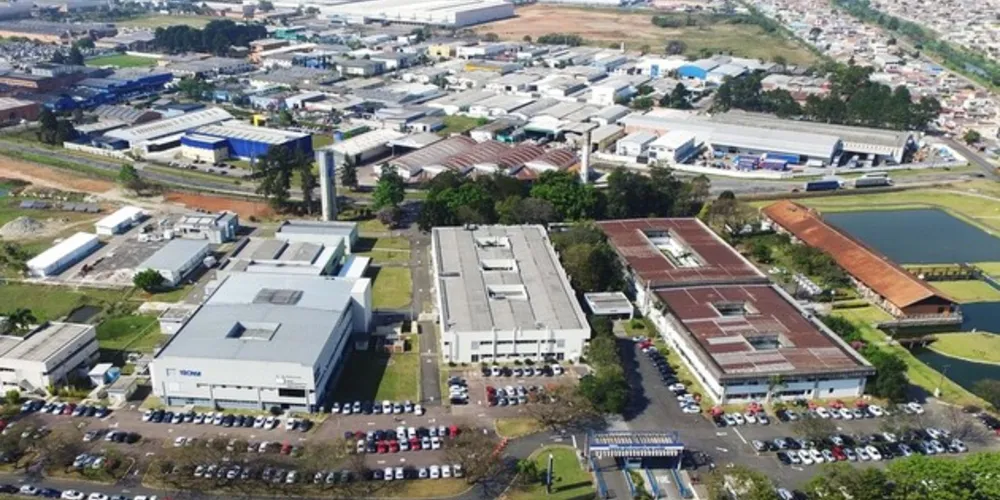 O edital prevê 16 vagas ao todo, sendo cinco para o câmpus Curitiba e três para o câmpus Jacarezinho, na modalidade residente. 