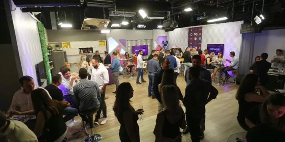 O evento contou com uma recepção sofisticada e um clima bastante acolhedor