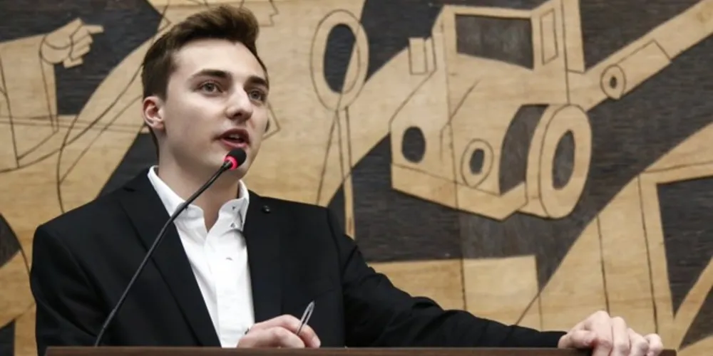 Vereador foi o mais jovem eleito em 2016 e quer cortar gastos com cargos em comissão para ampliar investimento na saúde e segurança