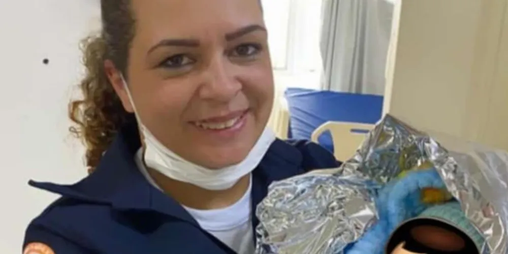 Equipe do Samu realizou o parto do bebê e o atendimento da mãe
