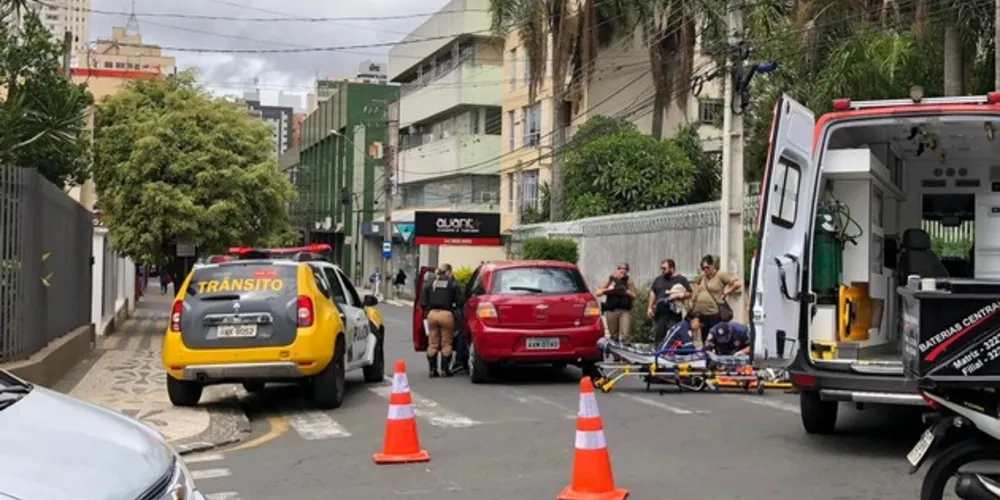Trânsito ficou bastante tumultuado na região durante o atendimento à vítima