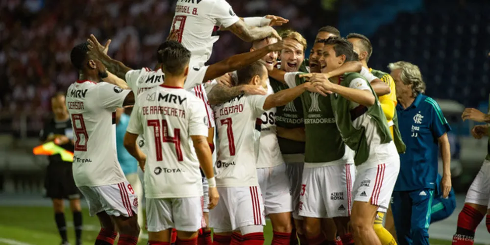 Flamengo começa a defender o título com vitória fora de casa