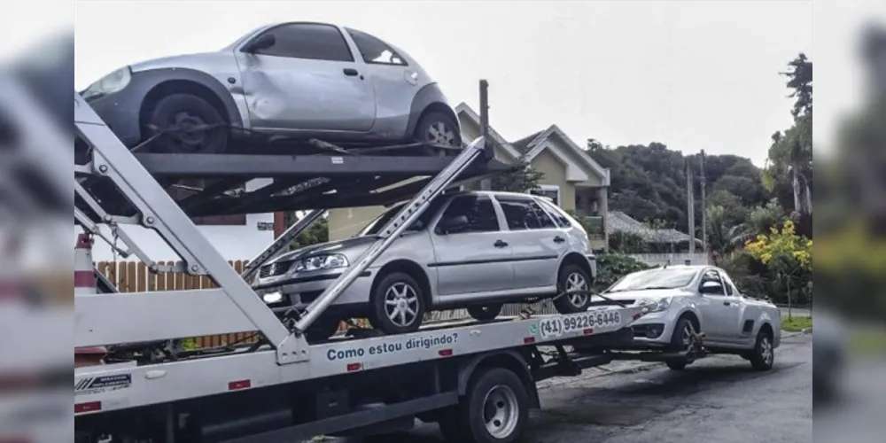 Imagem ilustrativa da imagem Carro com R$ 44,9 mil em débitos é apreendido em Curitiba