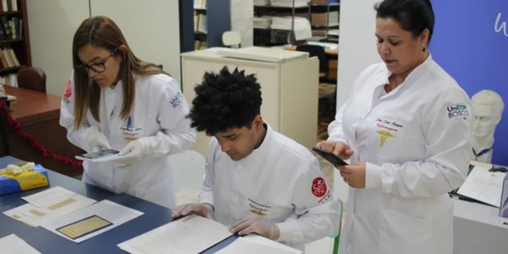 A exposição que aborda a trajetória e contribuição científica da enfermeira Wanda Aguiar Horta despertou a interesse de pesquisadores de Curitiba