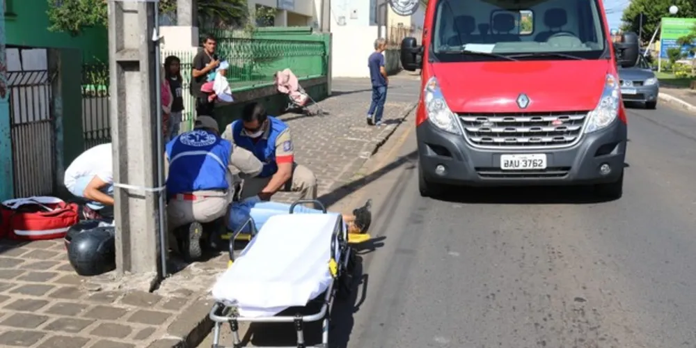 Vítima sofreu lesões moderadas e foi conduzida ao PSM pelos bombeiros