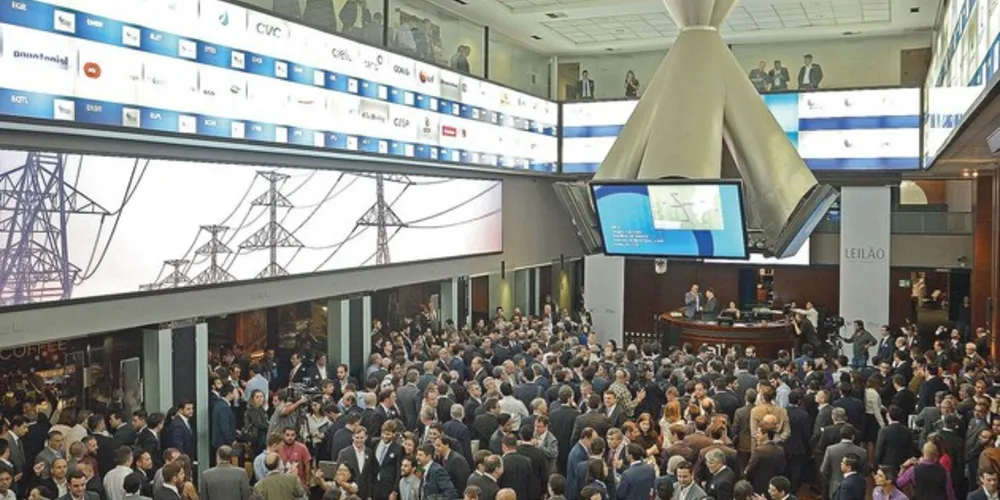 
Queda provocou o circuit breaker e interrompeu as negociações por 30 minutos