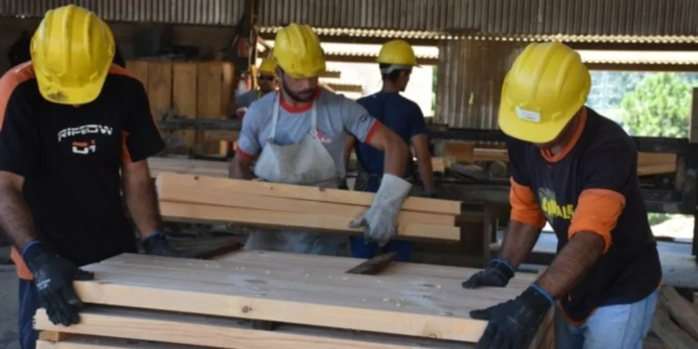 O produto que lidera a lista é a madeira perfilada, com 89% das vendas para o exterior.