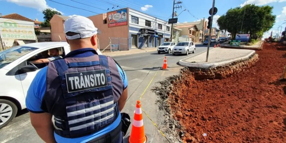 De acordo com o Departamento de Trânsito da AMTT, está sendo disponibilizados agentes para orientar a população durante a realização dos trabalhos até o final das obras. 