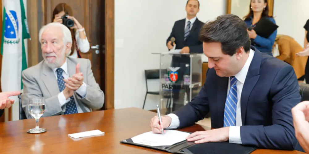 Governador assinou a autorização para nomeação de 263 docentes para universidades estaduais do Paraná