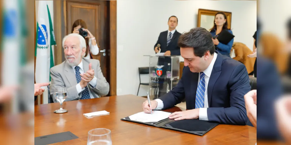 Governador assinou a autorização para nomeação de 263 docentes para universidades estaduais do Paraná