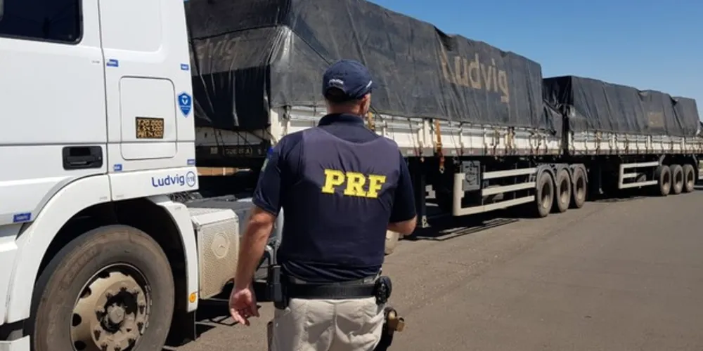 Objetivo da operação é fiscalizar a situação de tráfego de veículos de carga