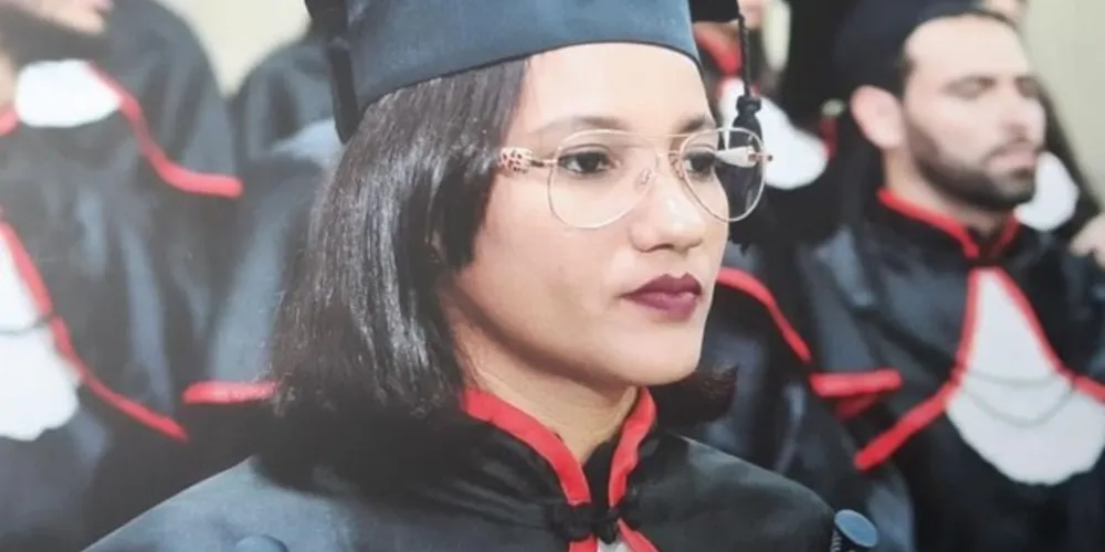 Andreia Tavares se forma em direito, em Goiânia