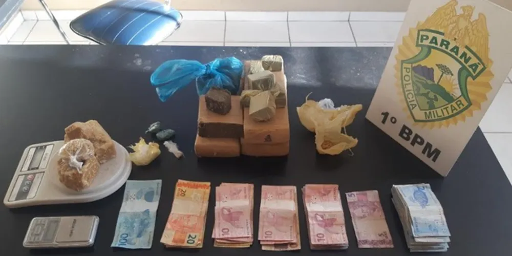 Três adultos foram presos e uma adolescente foi apreendida durante a ação