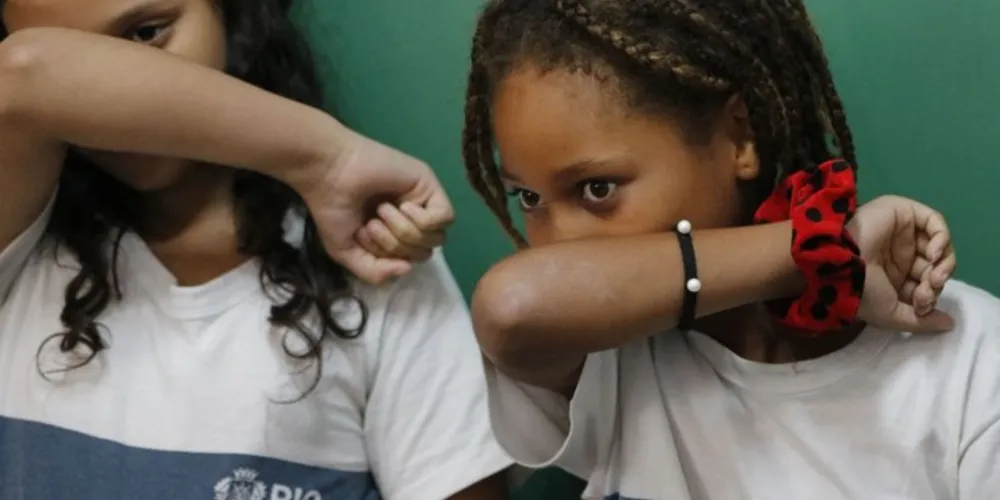 Ao todo 13 estados tem casos confirmados e mais de 1.496 pessoas são suspeitas de infecção em todo o país