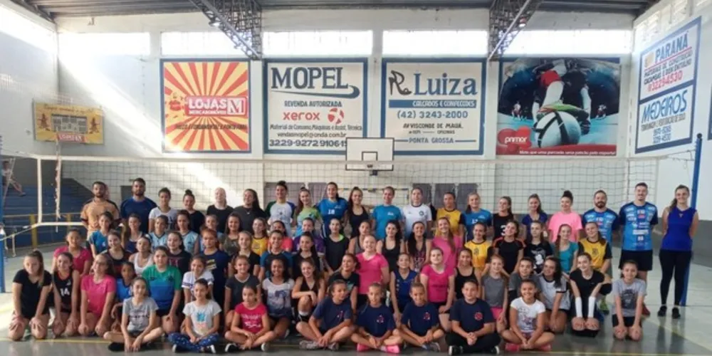 Seletivas reuniram aproximadamente 80 meninas e 60 meninos de 11 a 17 anos