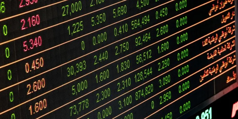 No exterior, o futuro do norte-americano S&P 500 perdia 4,78%, enquanto, em Londres, o FTSE 100 recuava mais de 7%