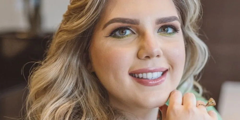 FELICITAÇÕES - Hoje, 17 de março é reservado para felicitar o aniversário dessa jovem de futuro promissor. Vitória Moss, educadíssima, fluente em Inglês e Francês, artista plástica talentosa, Vitória como seu próprio nome assina-la é puro triunfo e êxito em tudo que empreende. Da coluna RC os votos de muitas alegrias a essa jovem linda e cheia de encantos