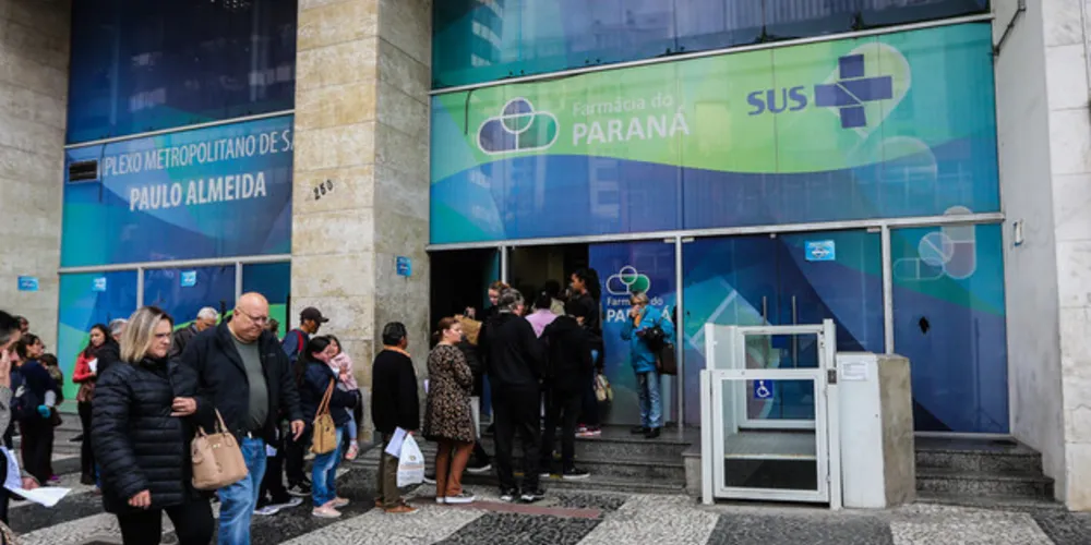 Para evitar aglomerações de pessoas sem afetar os serviços, muitos órgãos estão fazendo atendimento remoto, virtual ou por agendamento.