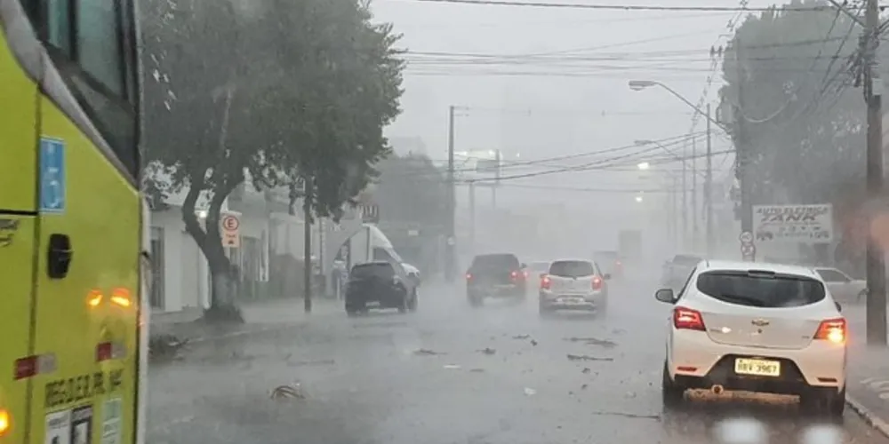 Imagem ilustrativa da imagem Chove em Ponta Grossa depois de 22 dias de seca