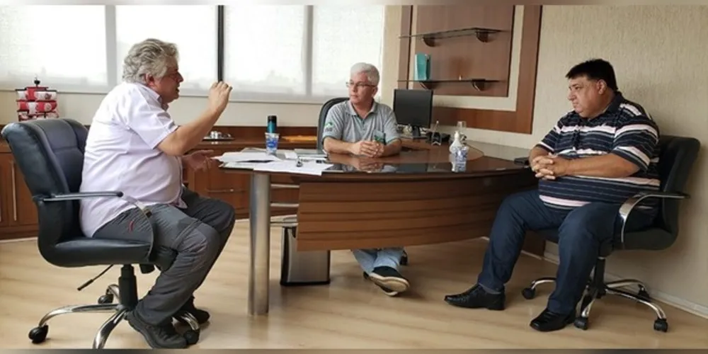 Imagem ilustrativa da imagem Pré-candidato do PT discute situação fiscal no SindServ