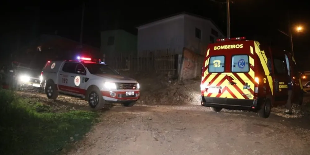 Equipes do Samu e dos Bombeiros prestaram atendimento;