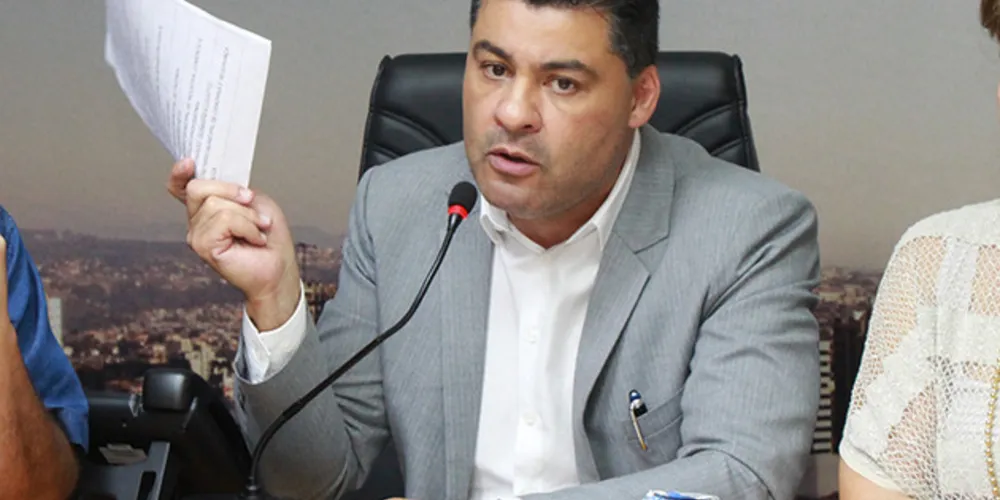 Prefeito lamenta saída dos profissionais da área da Saúde em meio à crise do coronavírus